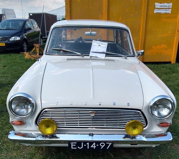 Ford Taunus 12m.jpg